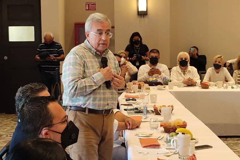 Los contagios de Covid se han multiplicado en Sinaloa, pero son menos graves, afirma Rocha Moya