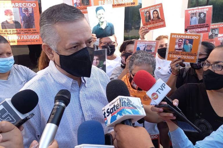 Juan José Ríos Estavillo presenta renuncia como Fiscal de Sinaloa ante el Congreso