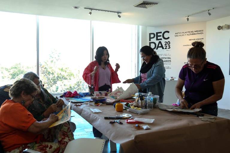 Imparte Ari Zantiago el taller Hilar historias