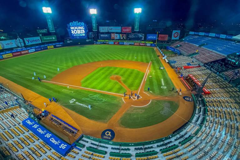 Revisan protocolos de Serie del Caribe 2022 por aumentos de casos de Covid-19, en Dominicana