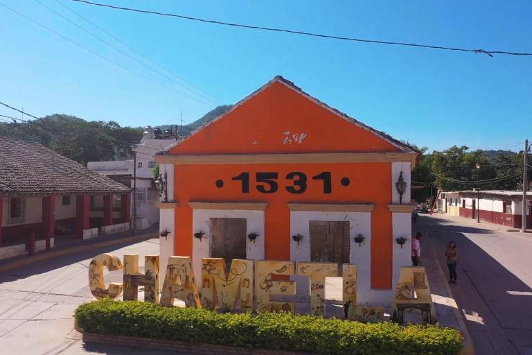 Chametla suma a su historia fachadas de colores