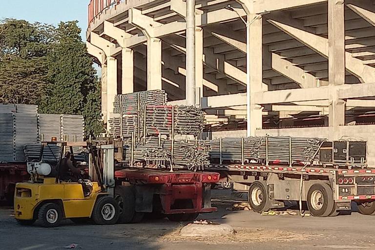 Al ‘Teodoro Mariscal’, en Mazatlán, llegan estructuras metálicas similares a las usadas en escenarios musicales