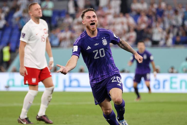 Argentina gana 2-0 a Polonia y clasifica a octavos de final