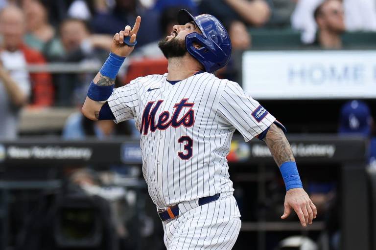 Cachorros firman a Nido y designan para asignación a Gomes