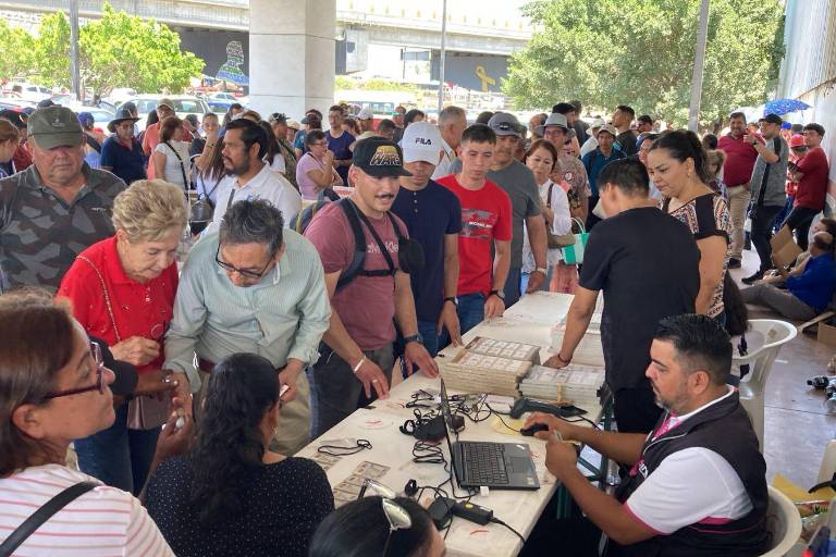 Abarrotan votantes las casillas especiales en Mazatlán