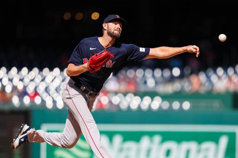 Bravos extienden por dos años al recién adquirido Chris Sale