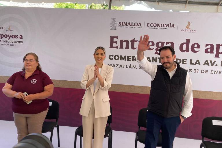 Entrega Gobierno del Estado apoyo a comerciantes en Mazatlán