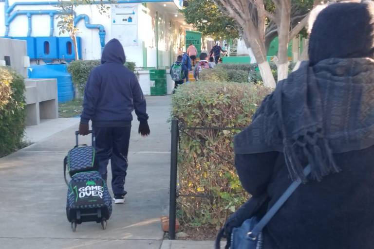 Niños y niñas de Mazatlán regresan a clases para continuar el año escolar 2024-2025