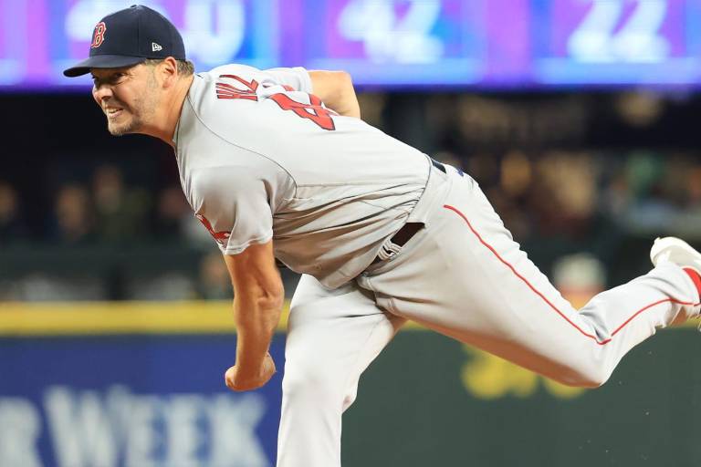 Rich Hill pacta con los Piratas por una temporada