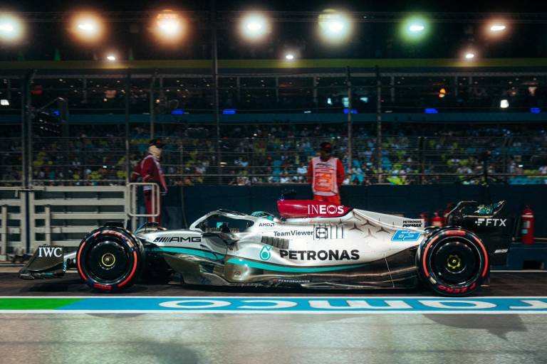 Lewis Hamilton lideró primer libre; Sergio Pérez fue cuarto, Carlos Sainz sexto y Fernando Alonso décimo