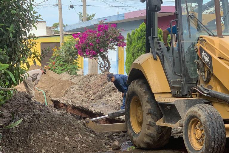 Continúan trabajos en obra de Mazatlán donde un alud de tierra cayó sobre trabajador que perdió la vida