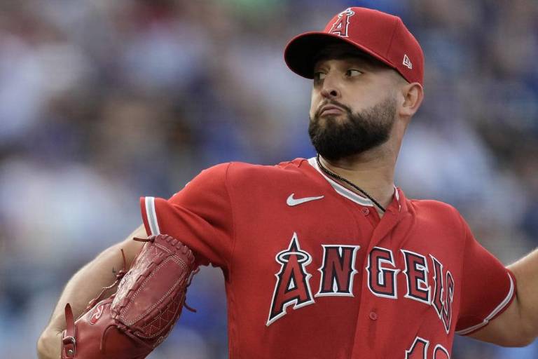 Patrick Sandoval se faja y Angelinos propinan a Reales su décimo revés en fila