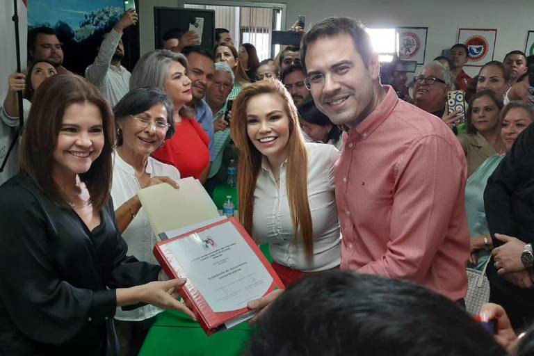 Se registran Paola Gárate y Nubia Ramos por la dirigencia del PRI Sinaloa