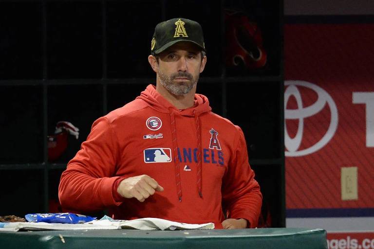 Brad Ausmus se une a los Atléticos de Oakland como coach de banca