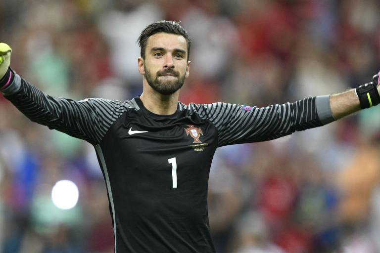 Portugal sufre de más, pero avanza a cuartos de final tras vencer a Eslovenia en penales