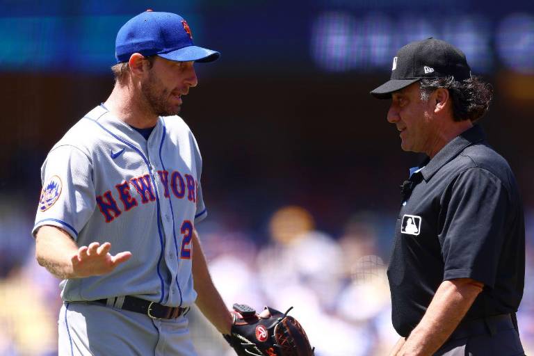 Max Scherzer es expulsado tras ser revisado por ampáyers