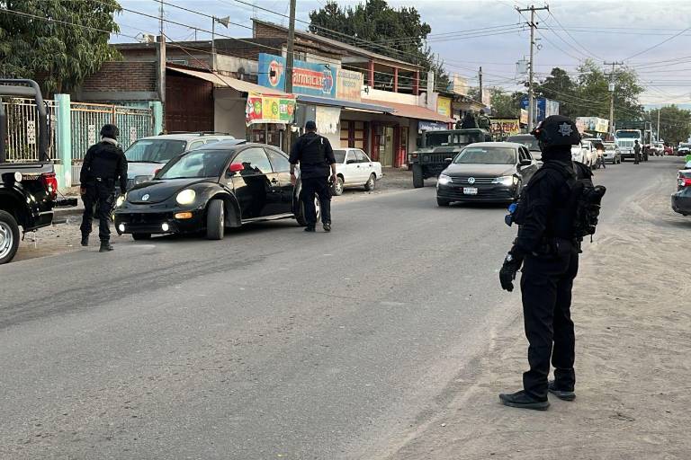Seguridad federal despliega retén en Loma de Rodriguera, Culiacán