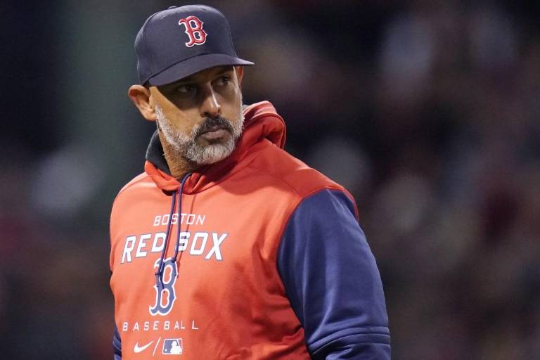 Alex Cora arroja positivo a Covid-19