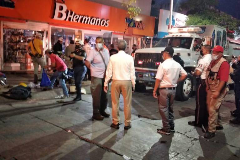 Derrumbe en un local en remodelación deja una mujer muerta y dos heridos en Culiacán