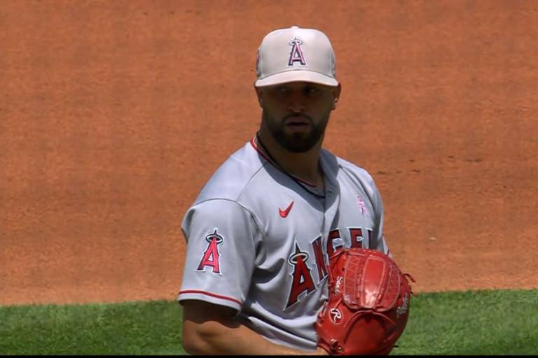 Patrick Sandoval sufre su segunda derrota