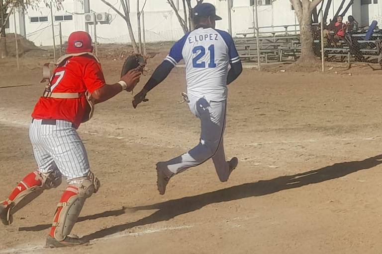 La Amapa blanquea a El Roble, en la Liga Campesina