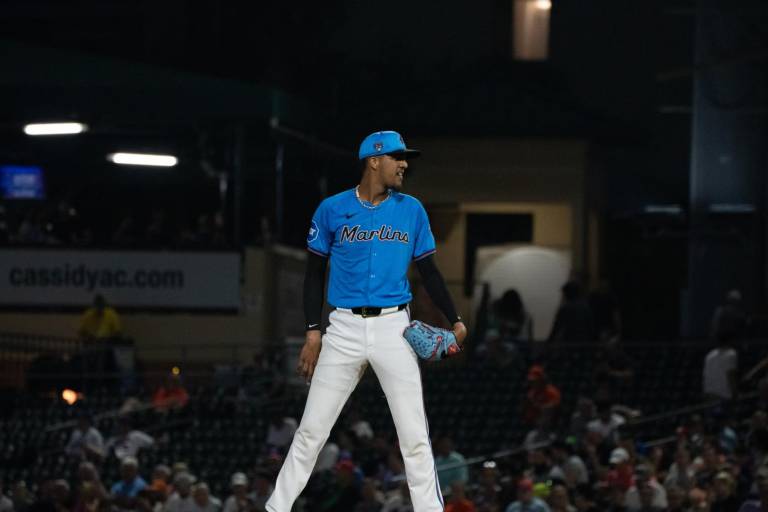 Eury Pérez se perderá todo el año; necesita una cirugía Tommy John