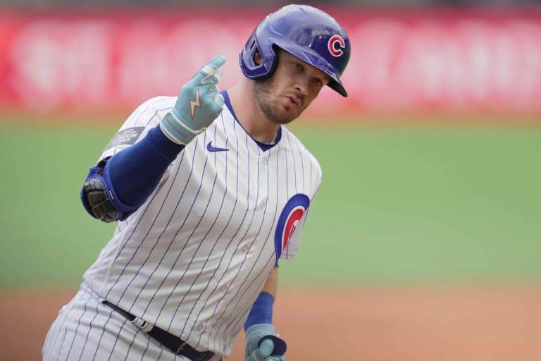 Happ suena dos jonrones y Cachorros vencen a Cardenales en Londres