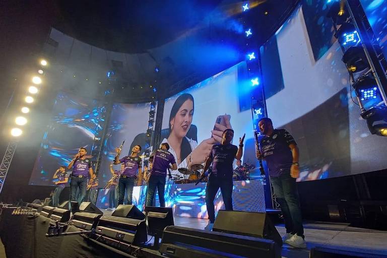 Banda El Recodo sorprende con concierto desde El Kraken