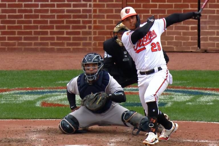Orioles superan por la mínima a Yanquis con Ramón Urías de héroe