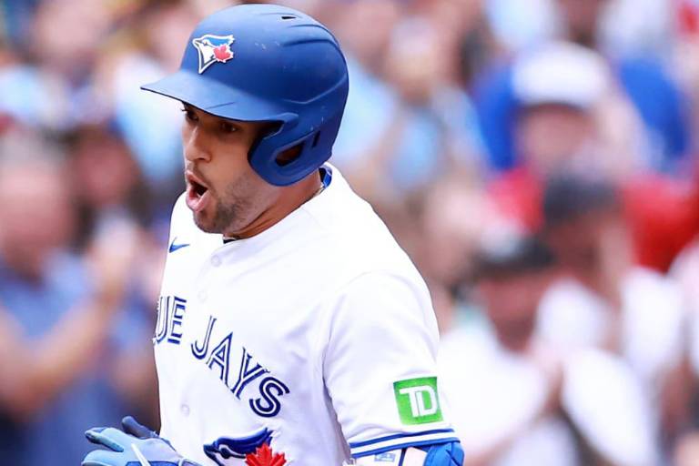 George Springer da dos jonrones y Azulejos doblegan a Reales