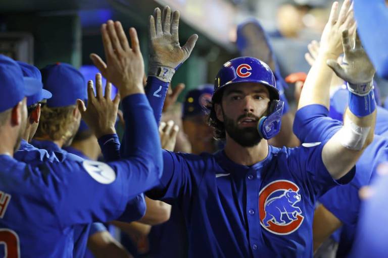 Suzuki y Swanson dan jonrones en una cuarta entrada y Cachorros vence a Piratas