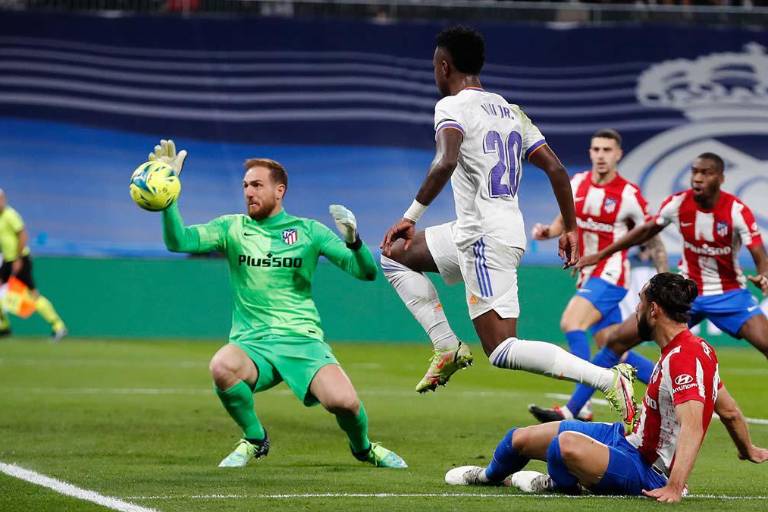 Real Madrid se queda con el derbi de la capital española, tras superar al Atlético