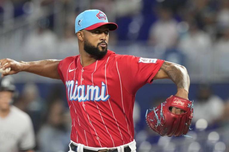 Sandy Alcántara lanza juego completo para someter a Yanquis