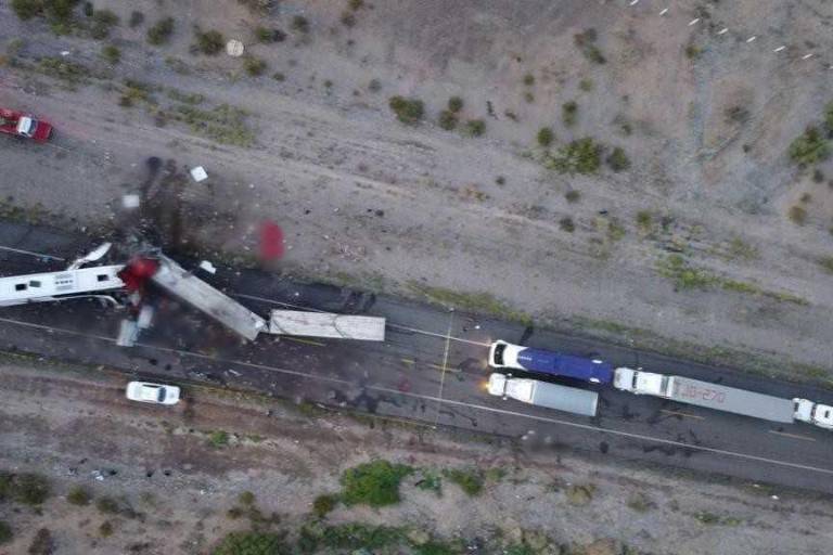 Accidente en carretera de Sonora; hay al menos 16 muertos y 22 heridos
