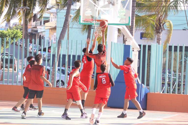 Arranca Liga de Baloncesto Imdem en el Parque Martiniano Carvajal