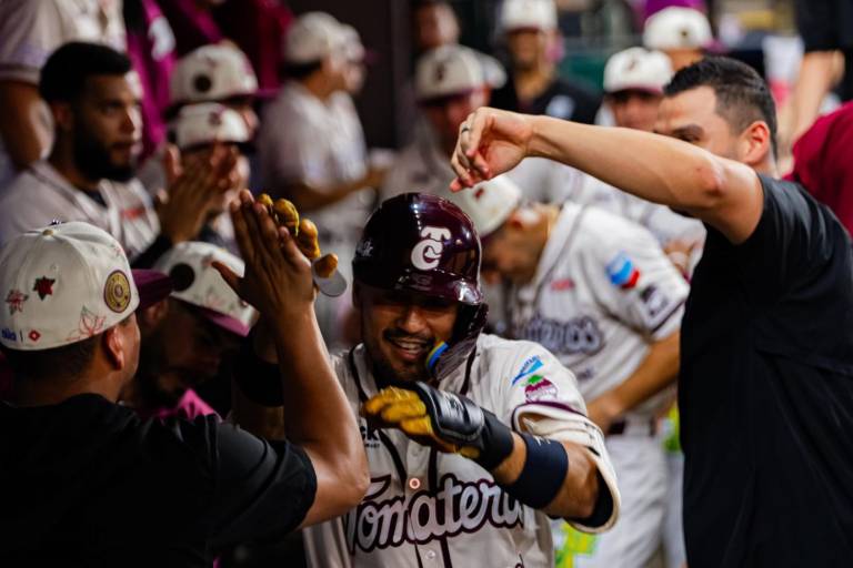 Tomateros de Culiacán barre a Mayos en duelo de cuadrangulares
