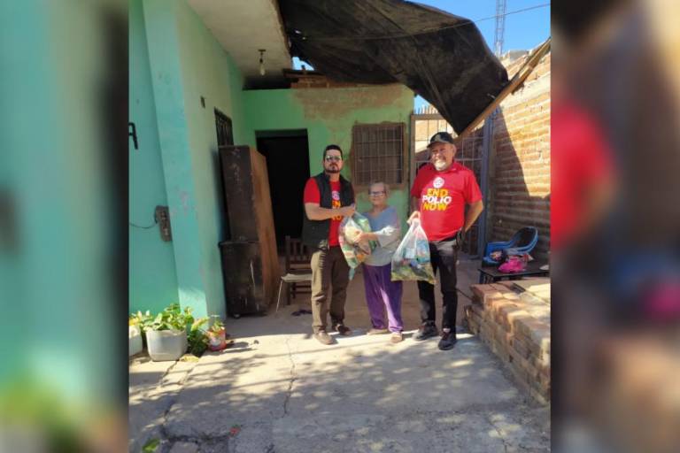 El Club Rotario Culiacán Oriente entrega despensas a familias de escasos recursos