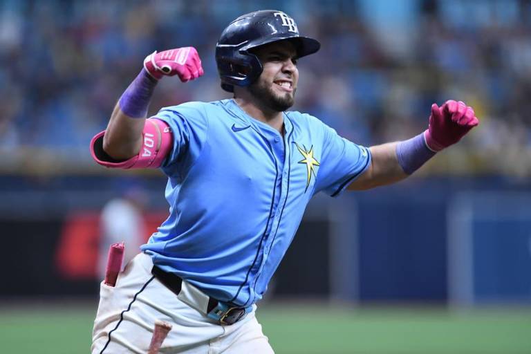 Jonathan Aranda se volvió a volar la cerca y Rays sacan las escobas contra Azulejos