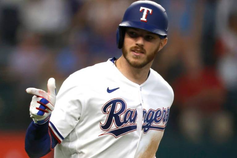 Rangers ganan sexto en fila al completar barrida sobre Rays