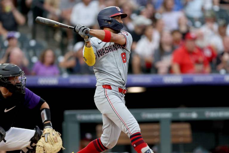 Eddie Rosario regresa a los Bravos con un pacto de liga menor