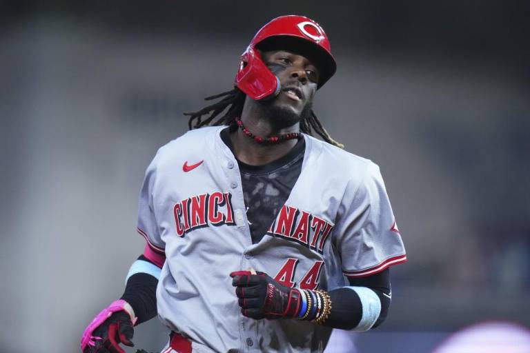 De la Cruz lidera paliza de Rojos sobre Marlins