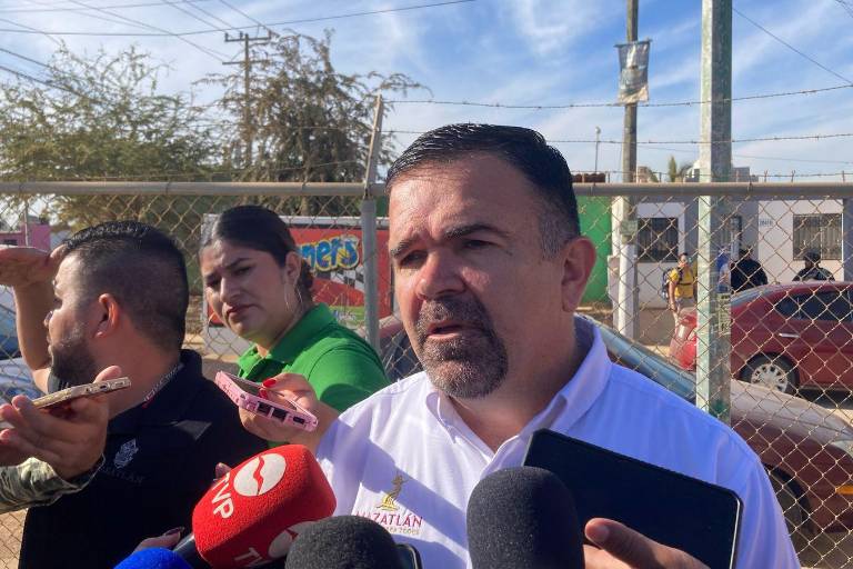 Dos muertos y tres lesionados, el saldo del accidente al sur de Mazatlán: Protección Civil