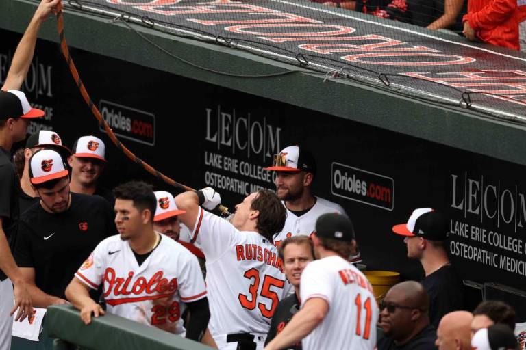 Orioles vencen a Astros y extienden racha a 76 series sin ser barridos