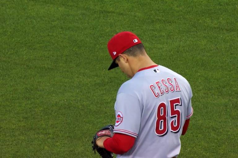 Luis Cessa tiene un desafortunado relevo, para sufrir su primera derrota de la temporada