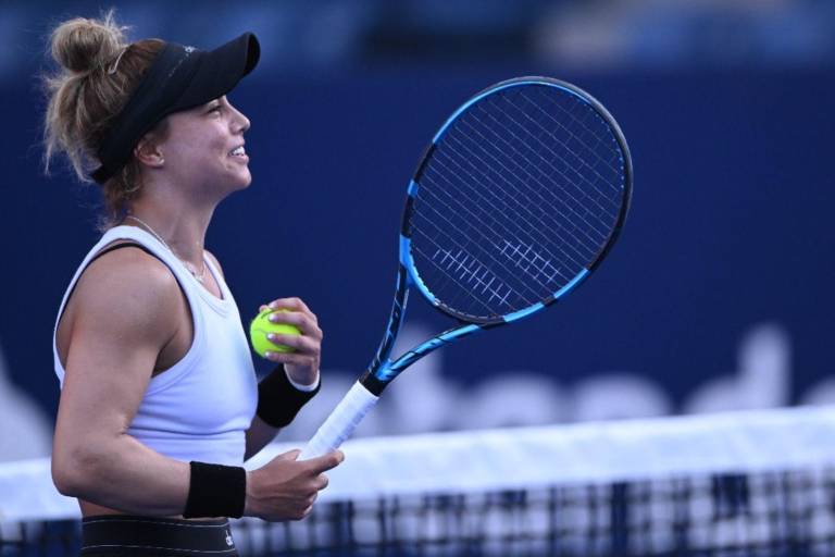 Sabalenka, número uno mundial, gana el primer partido individual en Brisbane