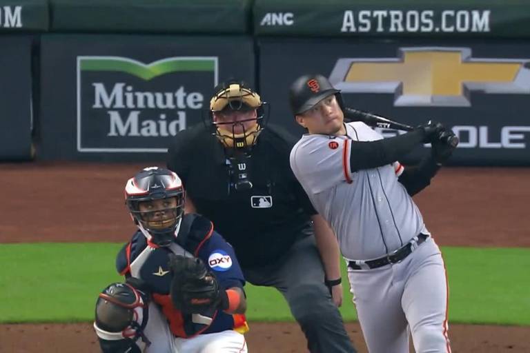 Logan Webb y Wilmer Flores sentencian a los Astros a domicilio