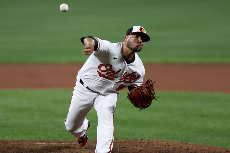 El tomatero Manny Barreda, a sus casi 33 años, debuta con triunfo en Grandes Ligas