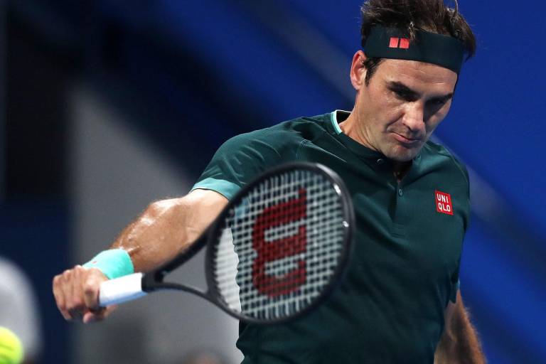 Roger Federer vence en su regreso al ATP Tour