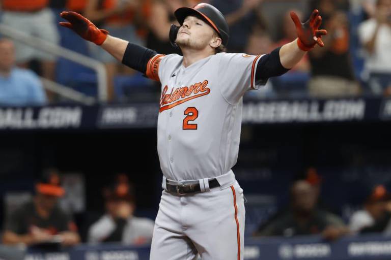 Orioles superan a Rays y amplían ventaja en el Este de la Americana