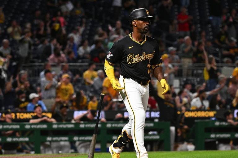 Andrew McCutchen regresa a Pittsburgh con pacto de un año
